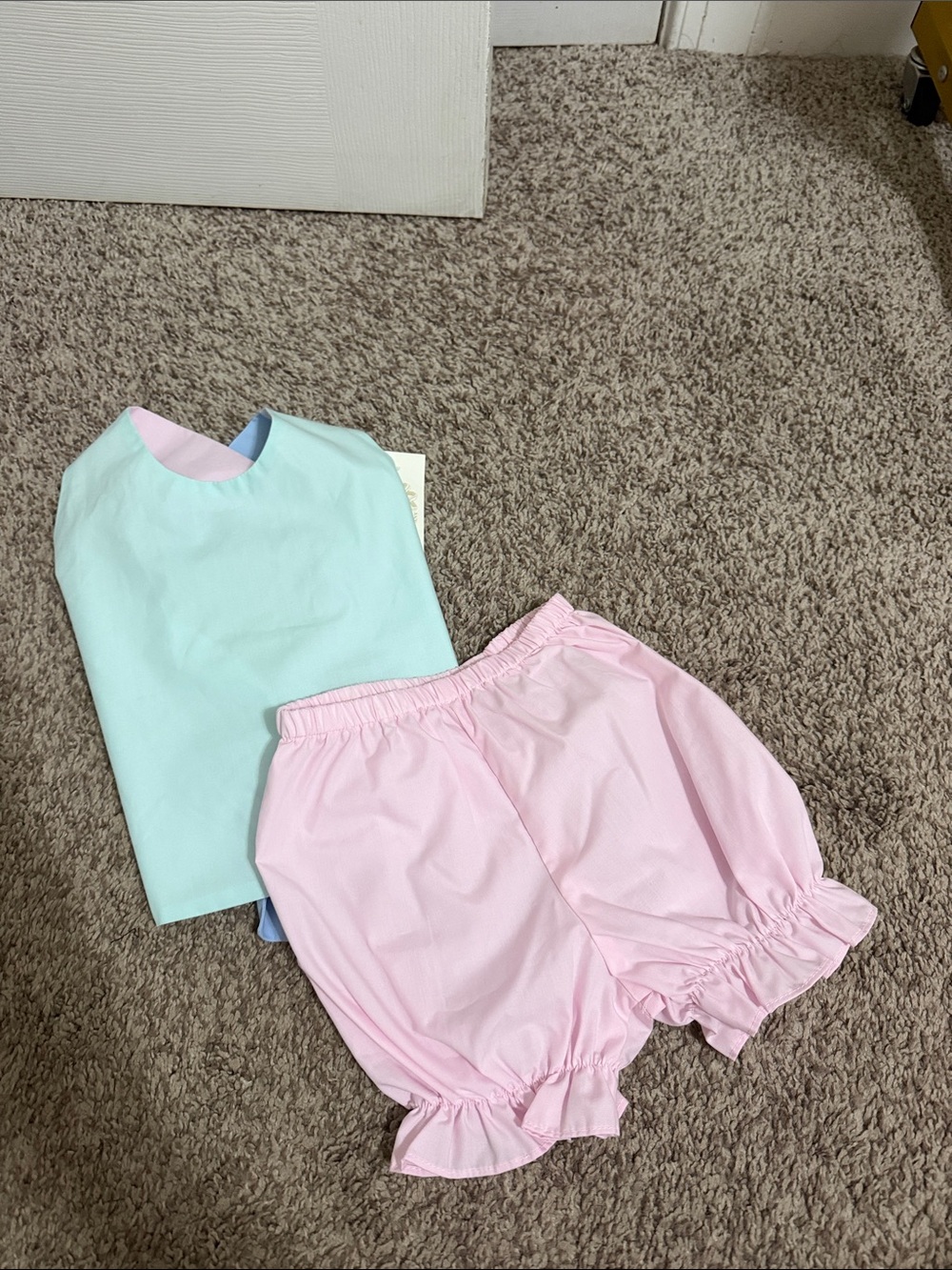 NWT The Beaufort Bonnet Company Pastel Swingback Tie Top and Ruffle Shorts 12-18